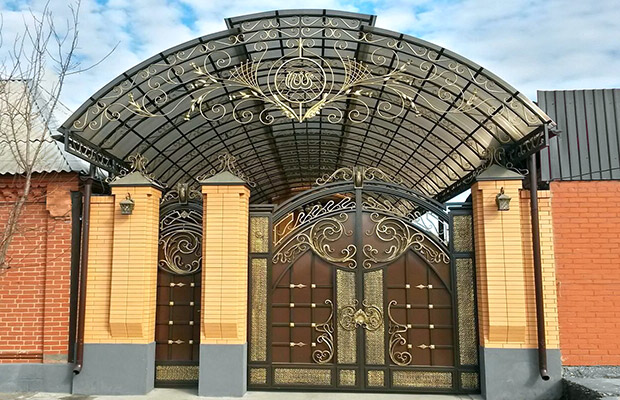 Купить или заказать ворота для дома с навесом - стильные и надежные решения для вашего участка в Шахтах от 42817 руб | ВоротМастер-Шхт